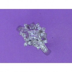 ROSETTE RING WITH CENTRAL PRINCESS CUT DIAMOND