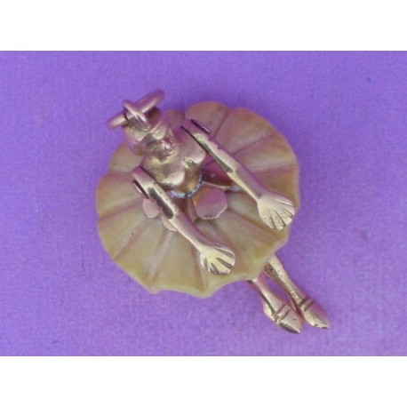 PENDANT OF BALLET DANCER IN GOLD 750mm AND IVORY