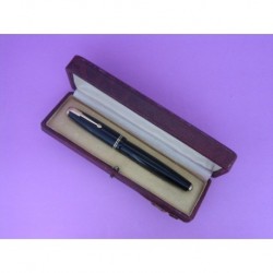 PARKER FOUNTAIN PEN BLACK AND PLATED GOLD 750mm.
